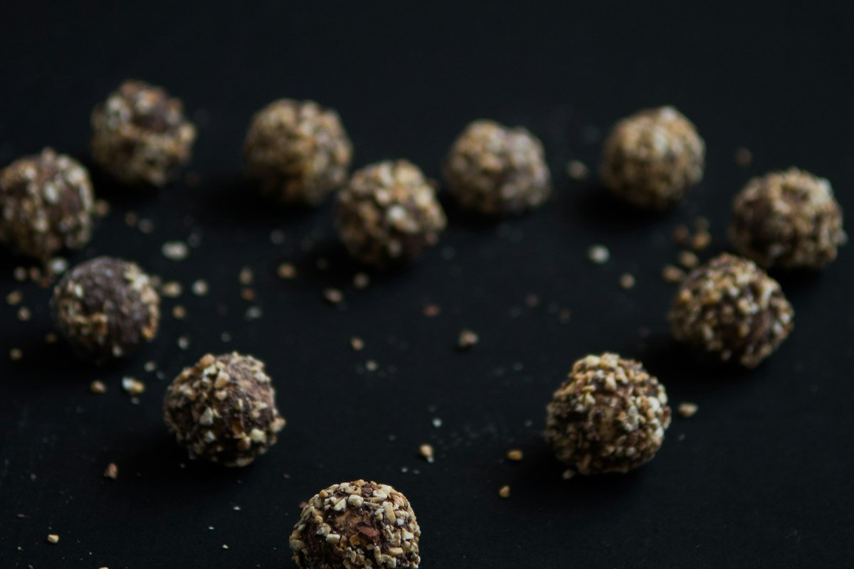 Trufa de Nozes com Chocolate Meio Amargo