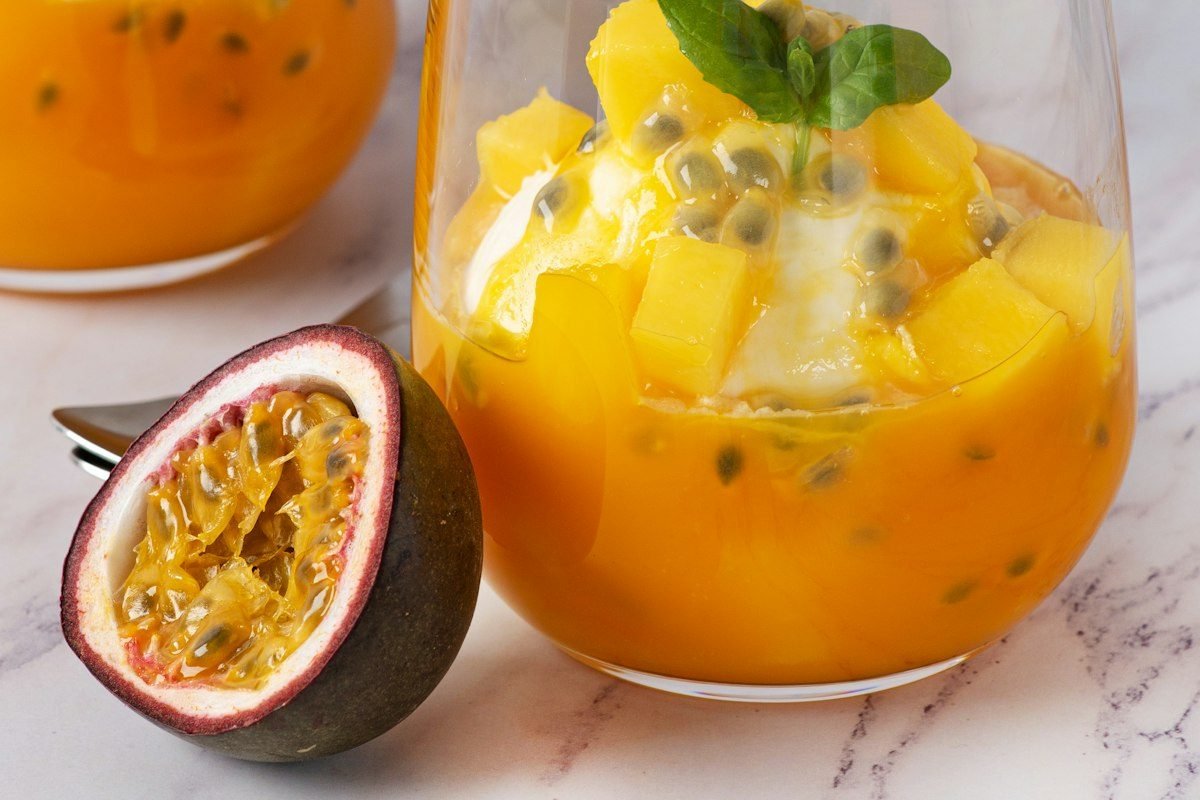 Pavê de Maracujá com Calda da Fruta