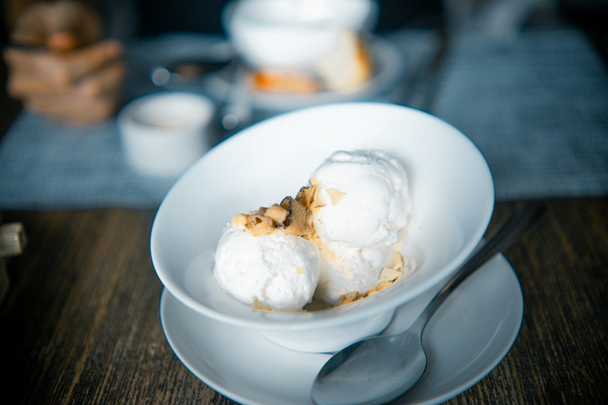 Sorvete de Coco Queimado com Caramelo